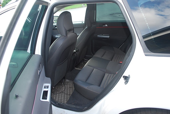 Volvo V50 7 of 8
