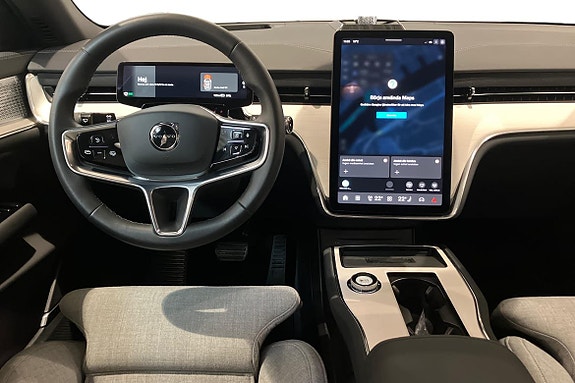 Volvo EX90 11 of 22