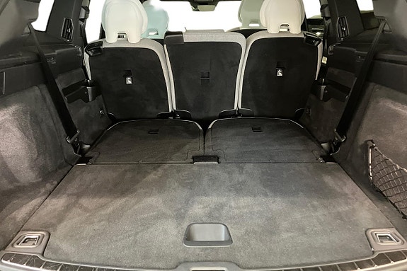 Volvo EX90 12 of 22