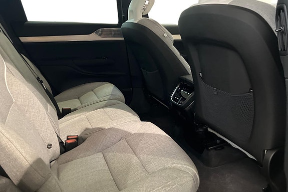 Volvo EX90 9 of 22