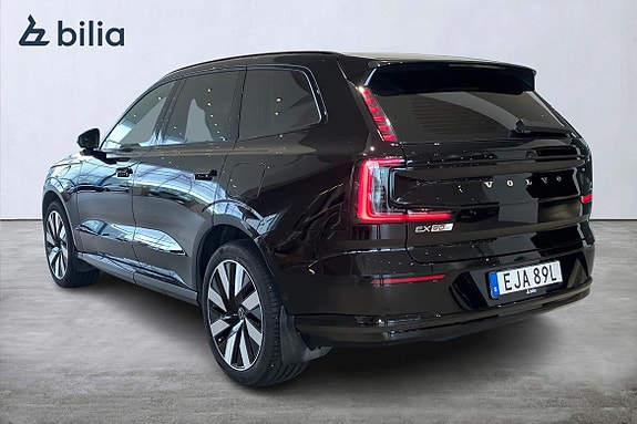 Volvo EX90 2 of 22