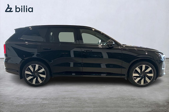 Volvo EX90 18 of 22