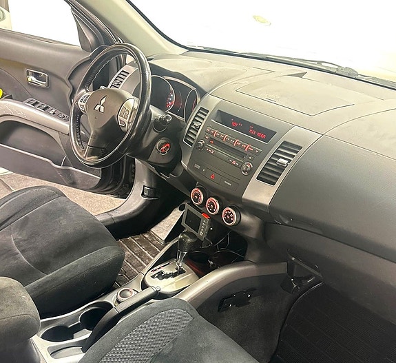 Mitsubishi Outlander 18 of 20