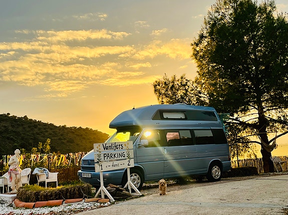 Volkswagen California exclusive 13 of 13