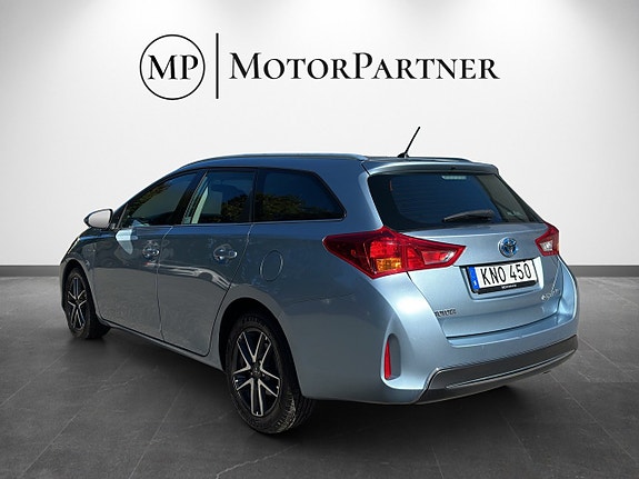 Toyota Auris 5 of 17