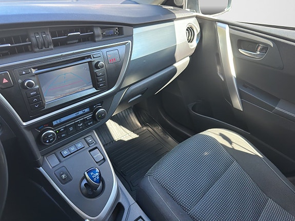 Toyota Auris 13 of 17
