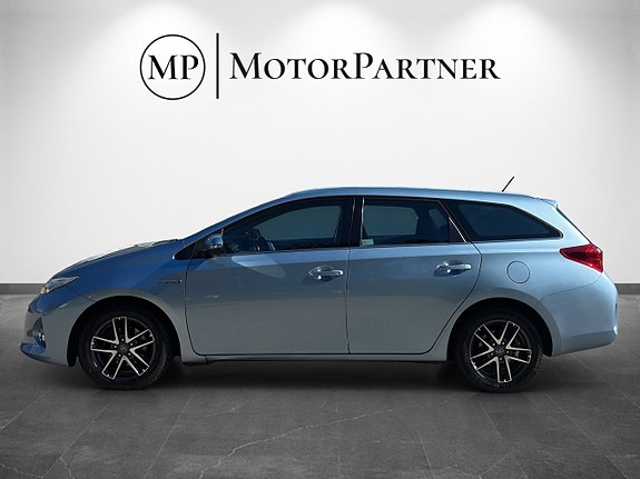 Toyota Auris 4 of 17