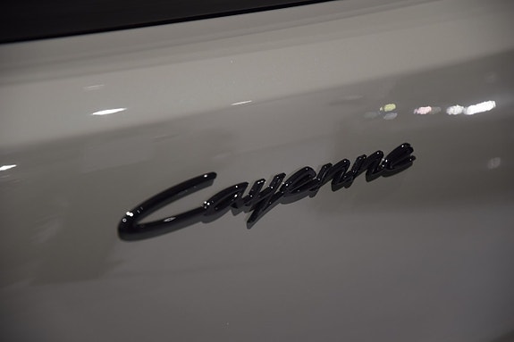 Porsche Cayenne 21 of 22