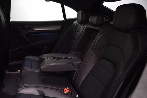 Porsche Cayenne 14 of 22