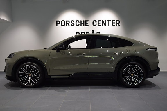 Porsche Cayenne 10 of 22