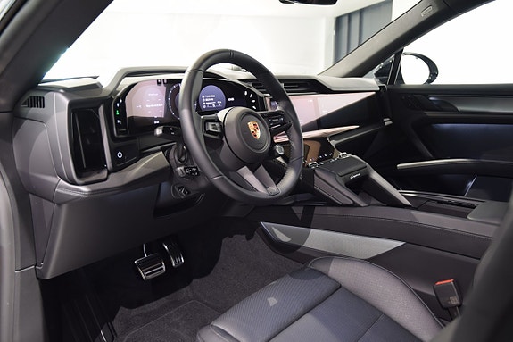 Porsche Cayenne 3 of 22