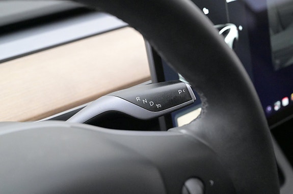 Tesla Model 3 8 of 27