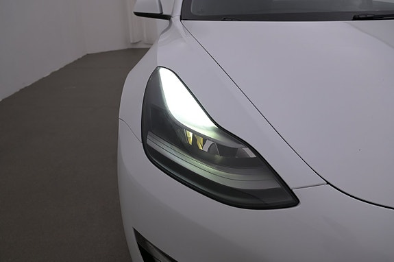 Tesla Model 3 26 of 27