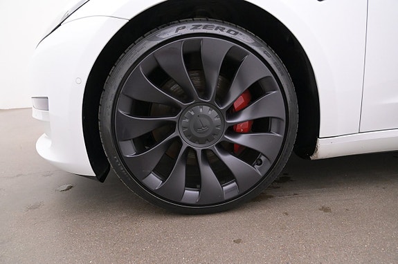 Tesla Model 3 27 of 27