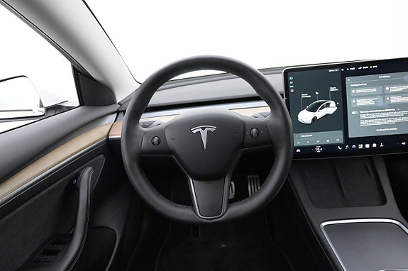 Tesla Model 3 7 of 27