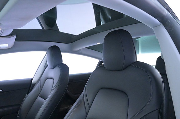 Tesla Model 3 25 of 27