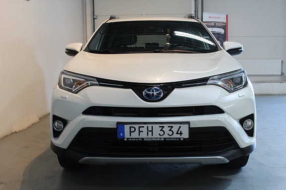 Toyota RAV4 5 of 23