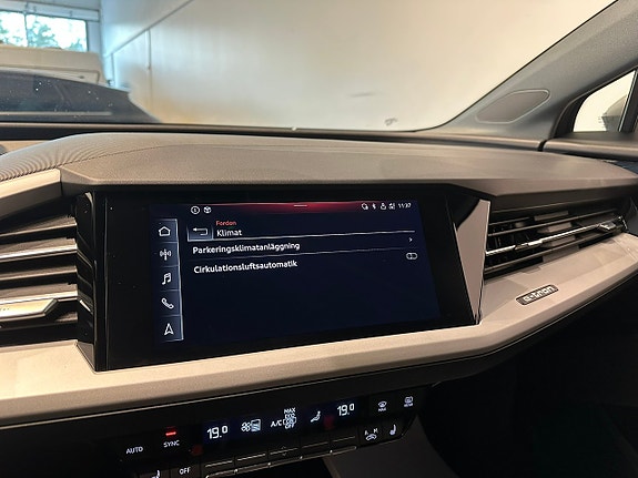 Audi Q4 e-tron 13 of 17