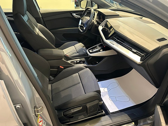 Audi Q4 e-tron 7 of 17