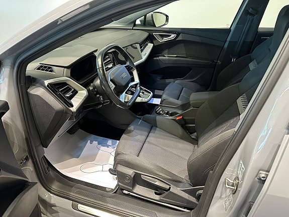 Audi Q4 e-tron 5 of 17