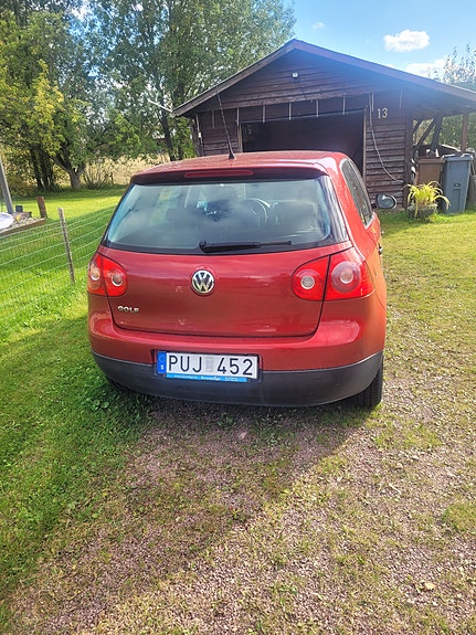 Volkswagen Golf V 2 of 3