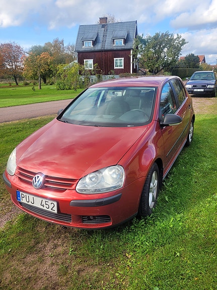 Volkswagen Golf V 3 of 3