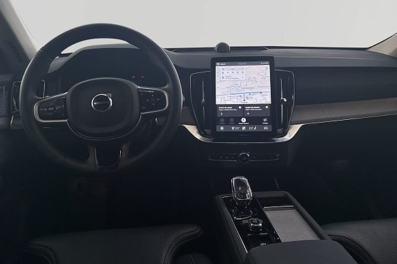 Volvo XC90 6 of 26