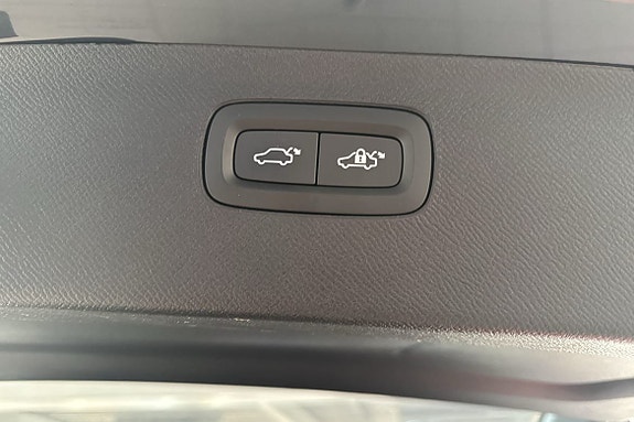Volvo XC90 22 of 26