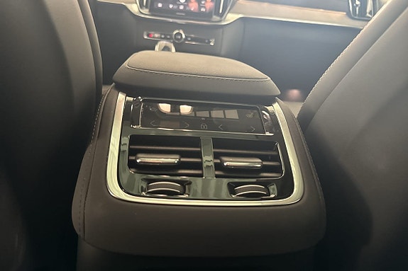 Volvo XC90 20 of 26