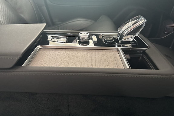 Volvo XC90 15 of 26