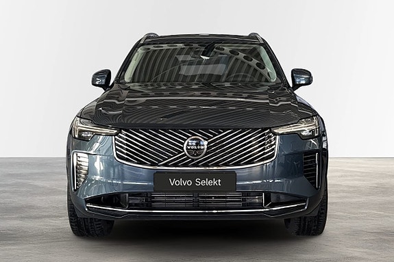 Volvo XC90 9 of 26