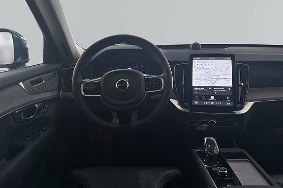 Volvo XC90 11 of 26