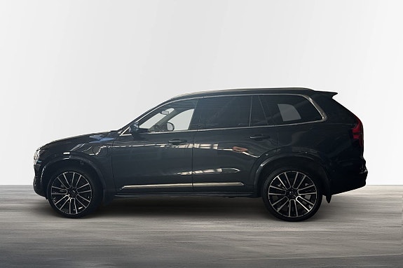 Volvo XC90 3 of 26