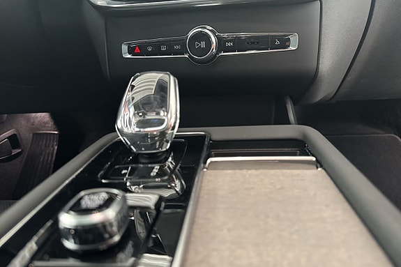 Volvo XC90 16 of 26