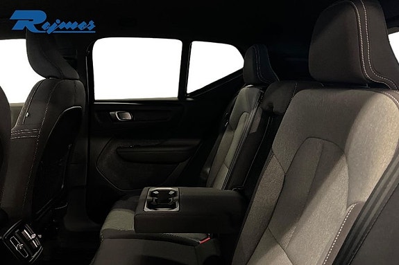 Volvo XC40 8 of 22