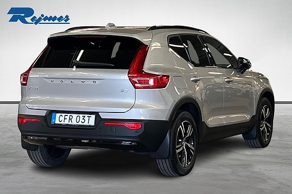 Volvo XC40 10 of 22