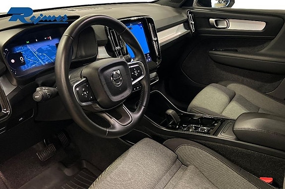 Volvo XC40 9 of 22