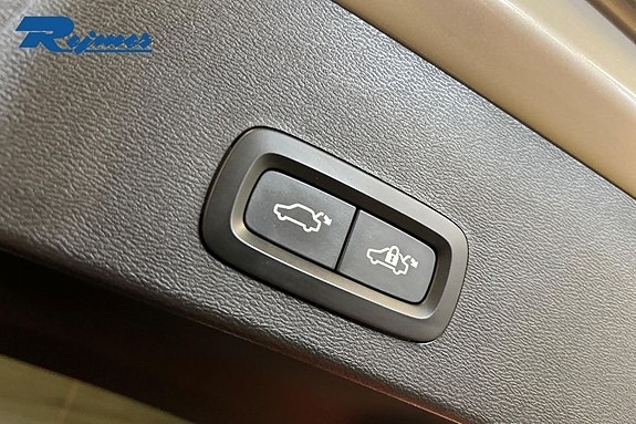 Volvo XC40 16 of 22