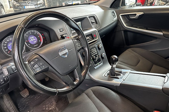 Volvo V60 14 of 18