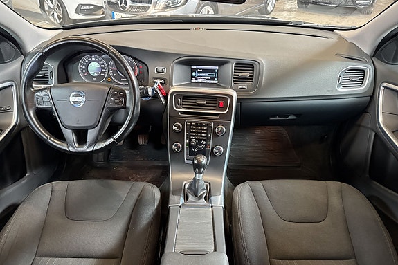 Volvo V60 15 of 18