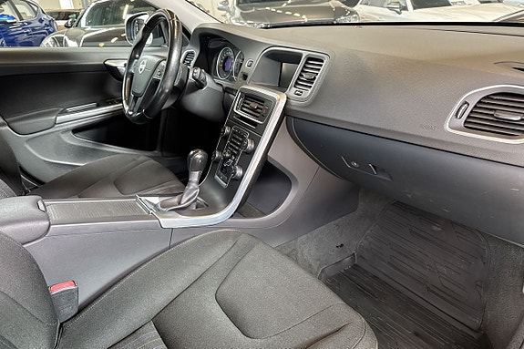 Volvo V60 10 of 18