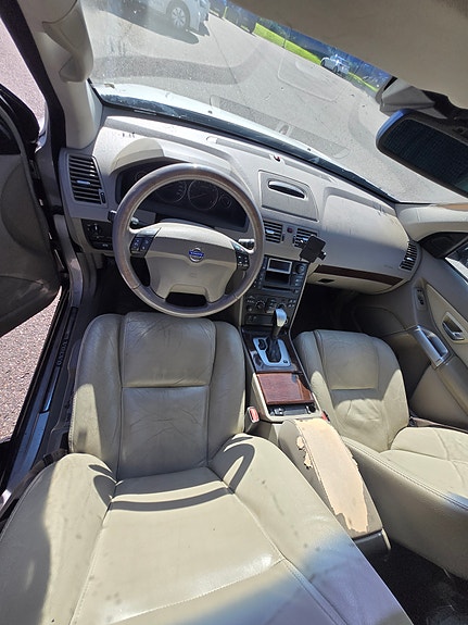 Volvo XC90 16 of 16