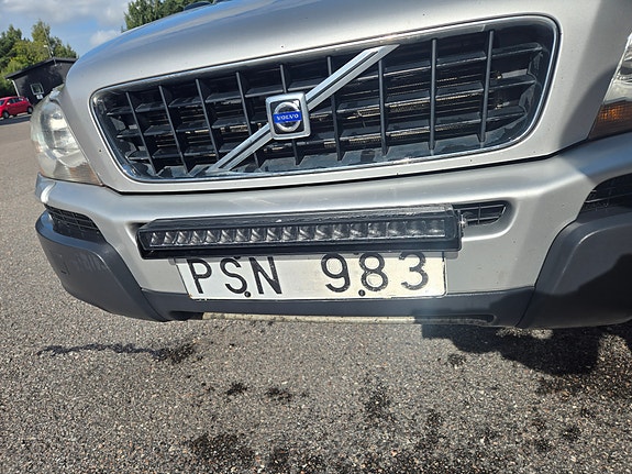 Volvo XC90 3 of 16
