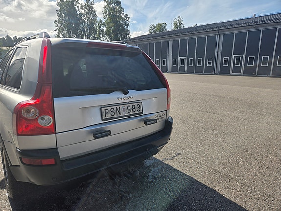 Volvo XC90 7 of 16