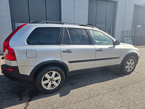 Volvo XC90 8 of 16