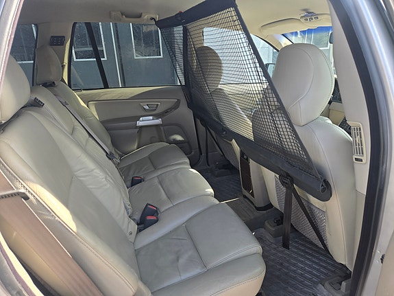 Volvo XC90 13 of 16