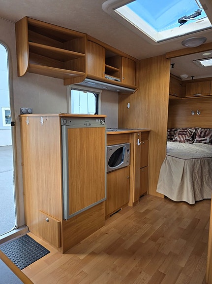 Adria Classica 563 UK *Barnkammare *Alde *Förtält *7 bäddar 12 of 24