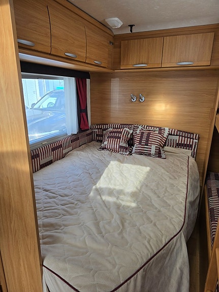 Adria Classica 563 UK *Barnkammare *Alde *Förtält *7 bäddar 19 of 24