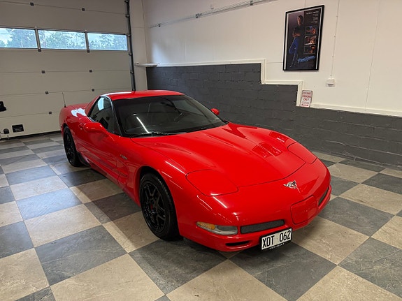 Chevrolet Corvette 3 of 30