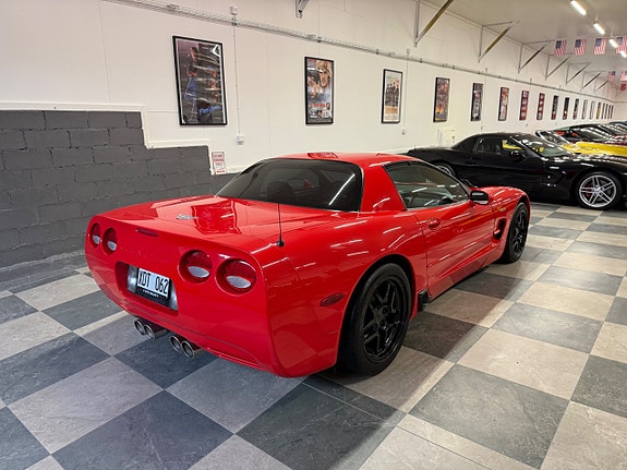 Chevrolet Corvette 10 of 30